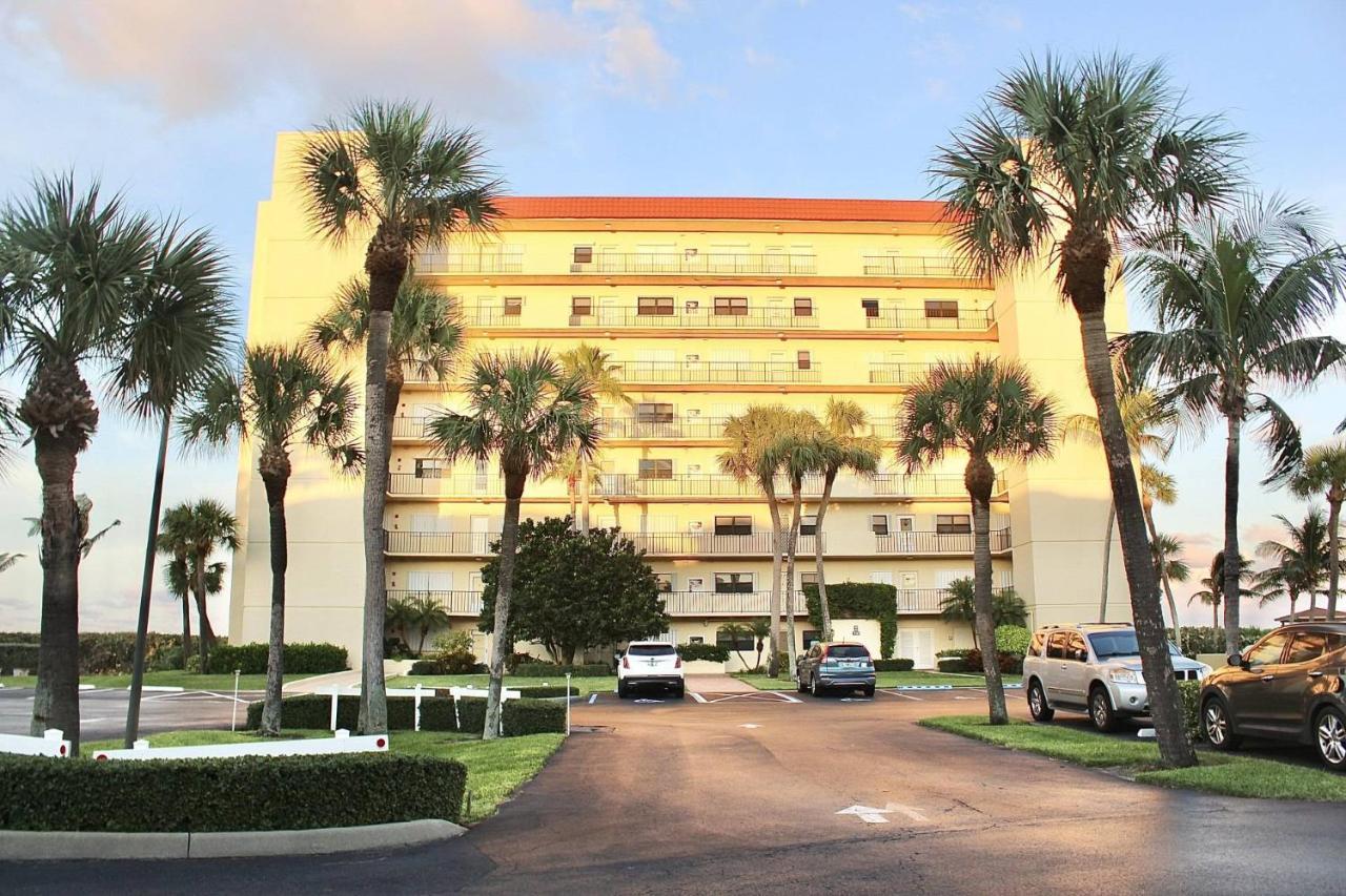 Ocean Breeze Condo Jensen Beach Exterior photo