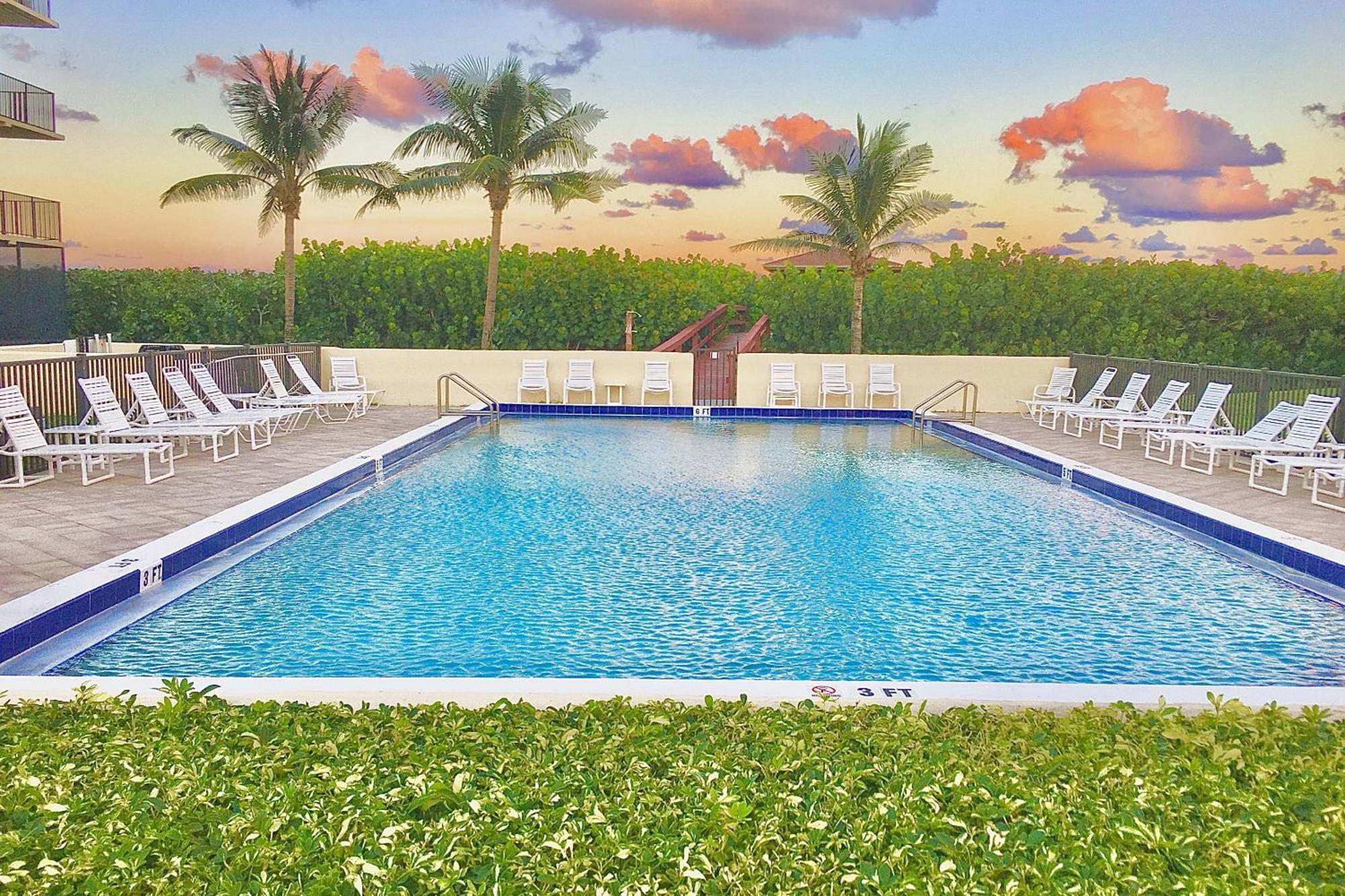 Ocean Breeze Condo Jensen Beach Exterior photo